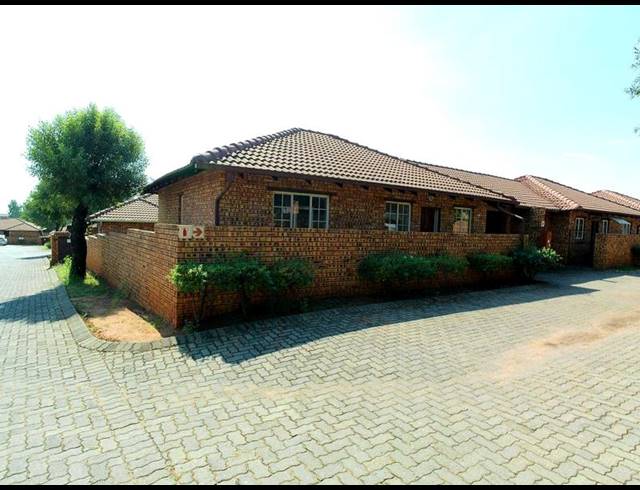 2 BEDROOM TOWNHOUSE FOR SALE IN AMANDASIG